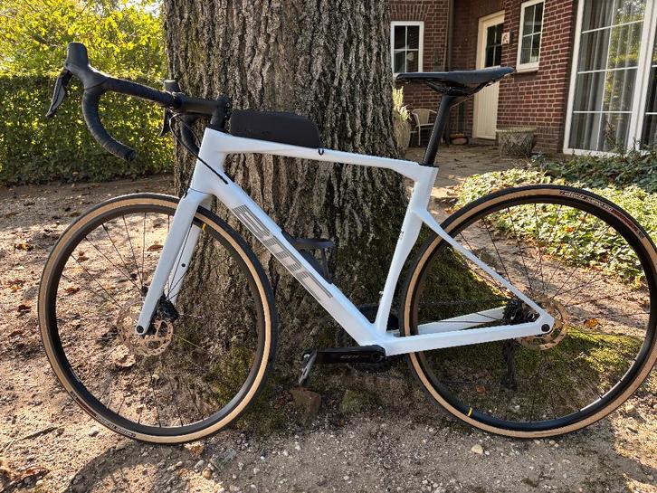 BMC Roadmachine FOUR (2024) — Shimano 105 Di2 — Maat 54, Fietsen en Brommers, Fietsen | Racefietsen, Gebruikt, Heren, Overige merken