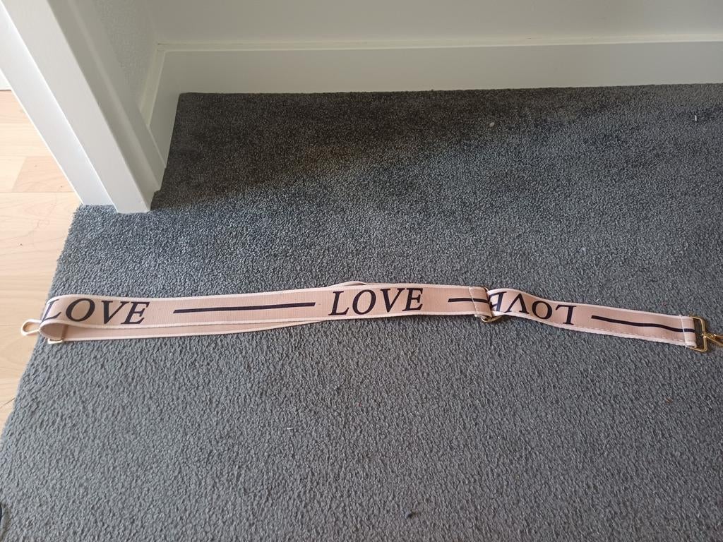 Schouderband met 'LOVE' opdruk, Ophalen of Verzenden, Zo goed als nieuw