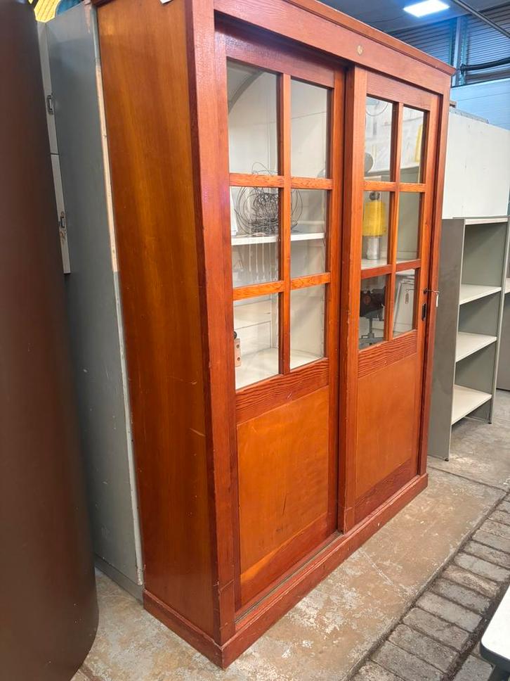 Vintage Schoolkast, Huis en Inrichting, Kasten | Vitrinekasten, Gebruikt, 150 tot 200 cm, 100 tot 150 cm, 25 tot 50 cm, Met deur(en)