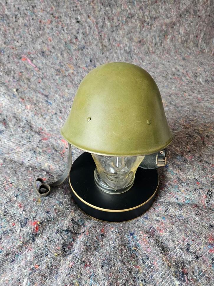 WO2 stalen Knil helm (verm Reproductie), Verzamelen, Militaria | Algemeen, Landmacht, Embleem of Badge, Nederland, Ophalen of Verzenden