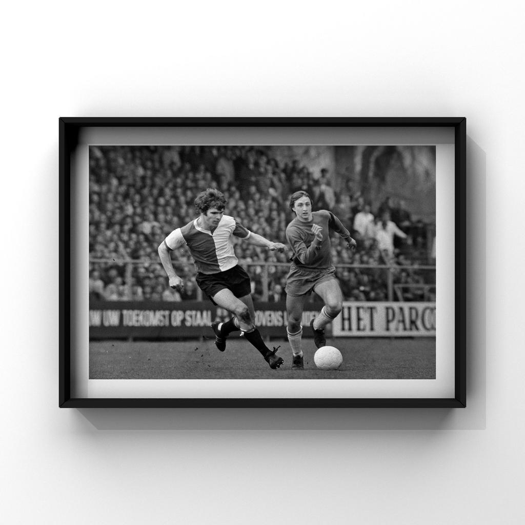 Fine Art Print Johan Cruijff Willem van Hanegem Klassieker, Ophalen of Verzenden, Zo goed als nieuw, Ajax, Poster, Plaatje of Sticker