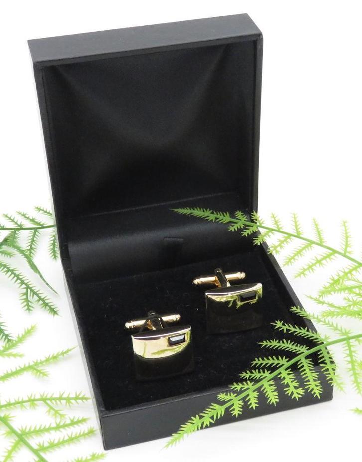 Te koop goudgekleurde manchetknopen met zwarte steen., Sieraden, Tassen en Uiterlijk, Manchetknopen, Gebruikt, Overige materialen