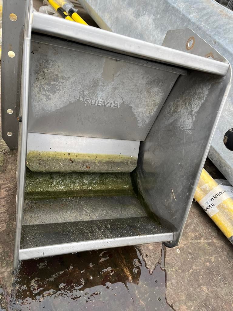 Suevia sneldrinker, Dieren en Toebehoren, Stalling en Weidegang