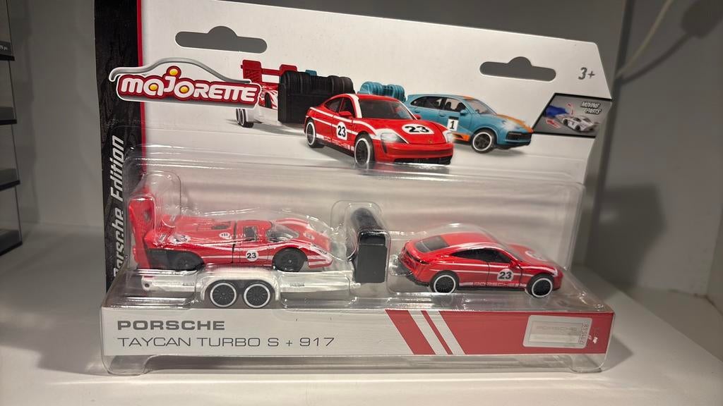Porsche tycan turbo s + 917 majorette 1.64