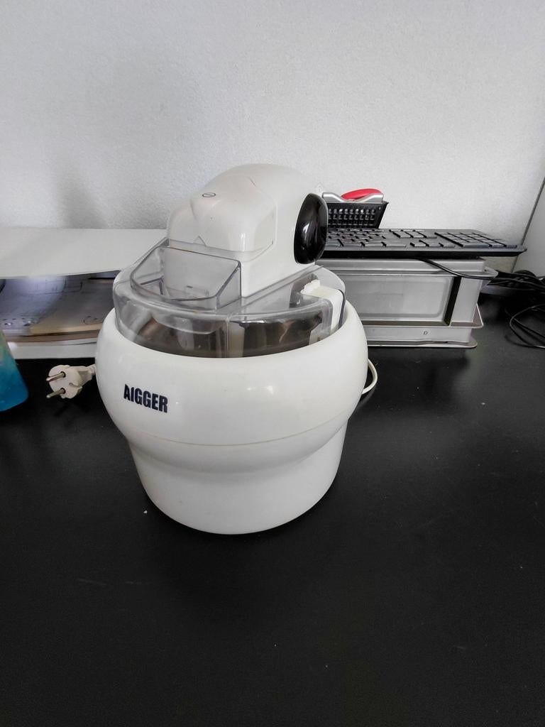 AIGGER IJsmachine - Maak zelf heerlijk ijs!, Ophalen of Verzenden, Gebruikt, Koelelement