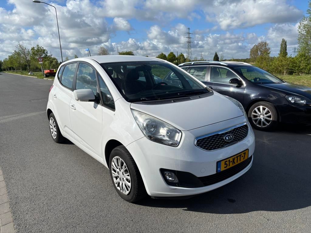 Kia Venga 1.4 Cvvt 90pk 2010 Wit, Voorwielaandrijving, 4 cilinders, 1396 cc, 1153 kg