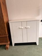Wit houten kastje met 2 deurtjes, Ophalen, Met plank(en), Gebruikt, 50 tot 100 cm