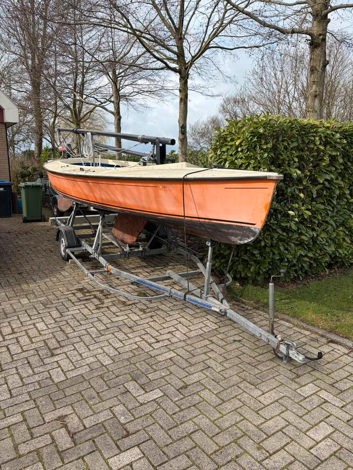 Zeilboot polyvalk met trailer en motor, Watersport en Boten, Kajuitzeilboten en Zeiljachten, Tour-wedstrijdjacht, Polyester, 6 tot 9 meter