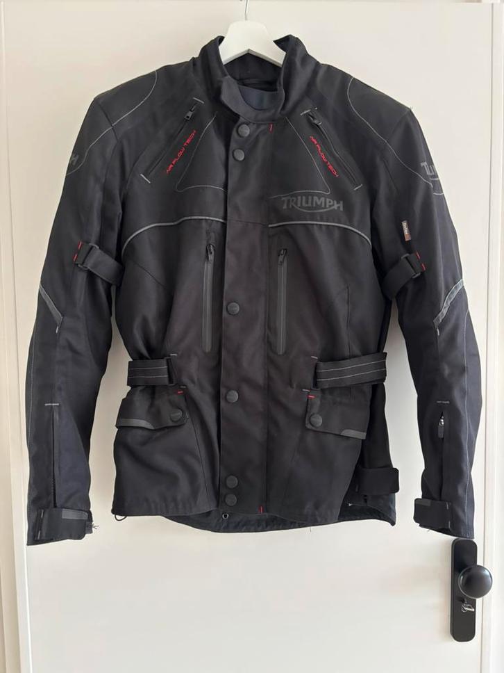 Triumph motorjas zwart unisex maat S, Motoren, Kleding | Motorkleding, Jas | textiel, Dames, Heren, Tweedehands, Ophalen