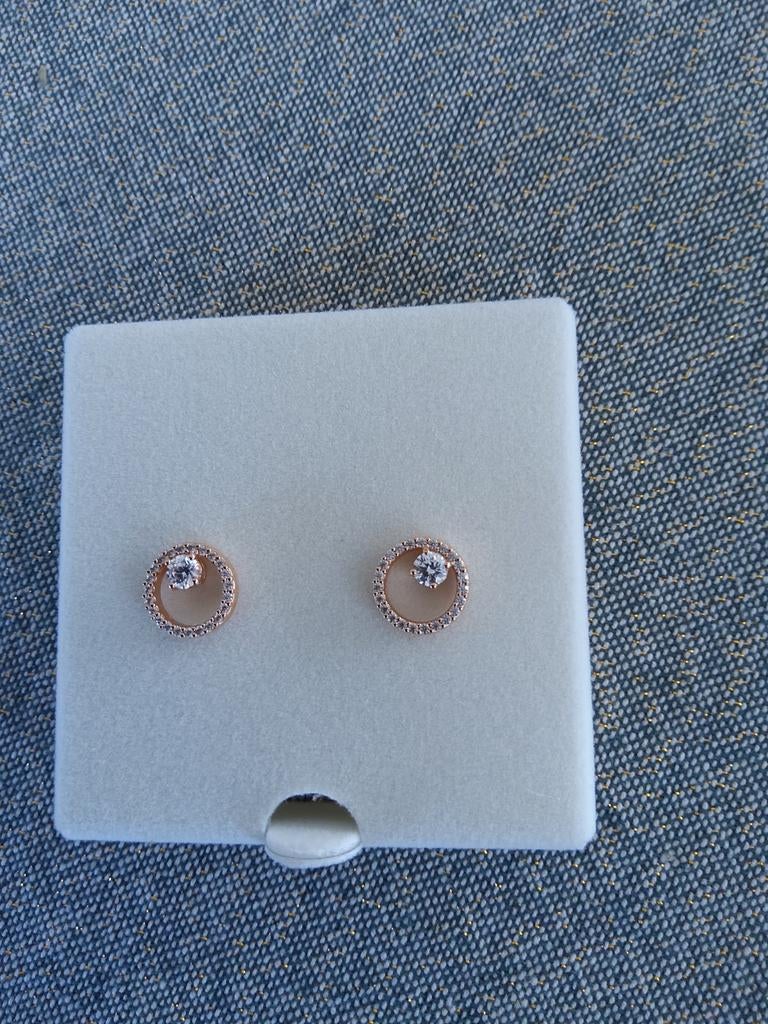 Zo goed als nieuwe Swarovski oorbellen met aankoopbon, Met kristal, Overige materialen, Ophalen of Verzenden, Zo goed als nieuw