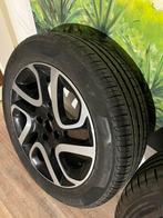 Renault Captur 17 inch velgen  met  4 x goede (zomer) banden, Auto-onderdelen, Banden en Velgen, 17 inch, Zomerbanden, 205 mm