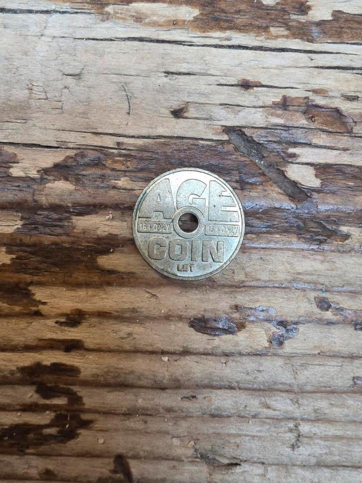 Age coin coins vintage sigaretten automaat betaalmiddel, Postzegels en Munten, Penningen en Medailles, Ophalen of Verzenden