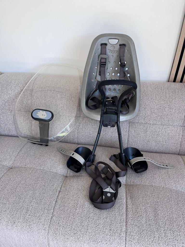 Fietsstoeltje van Yepp met windscherm, Fietsen en Brommers, Fietsaccessoires | Fietsstoeltjes, Ophalen, Gebruikt, Voorzitje