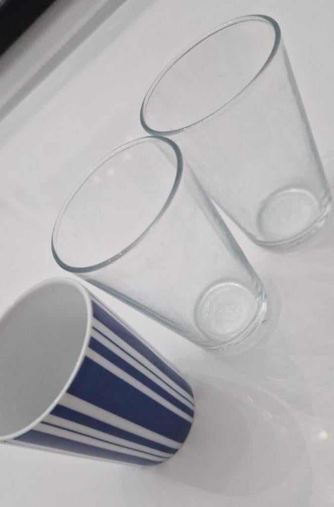 Glazen ikea en mok, Huis en Inrichting, Ophalen, Glas, Overige stijlen, Kop(pen) en/of Schotel(s)