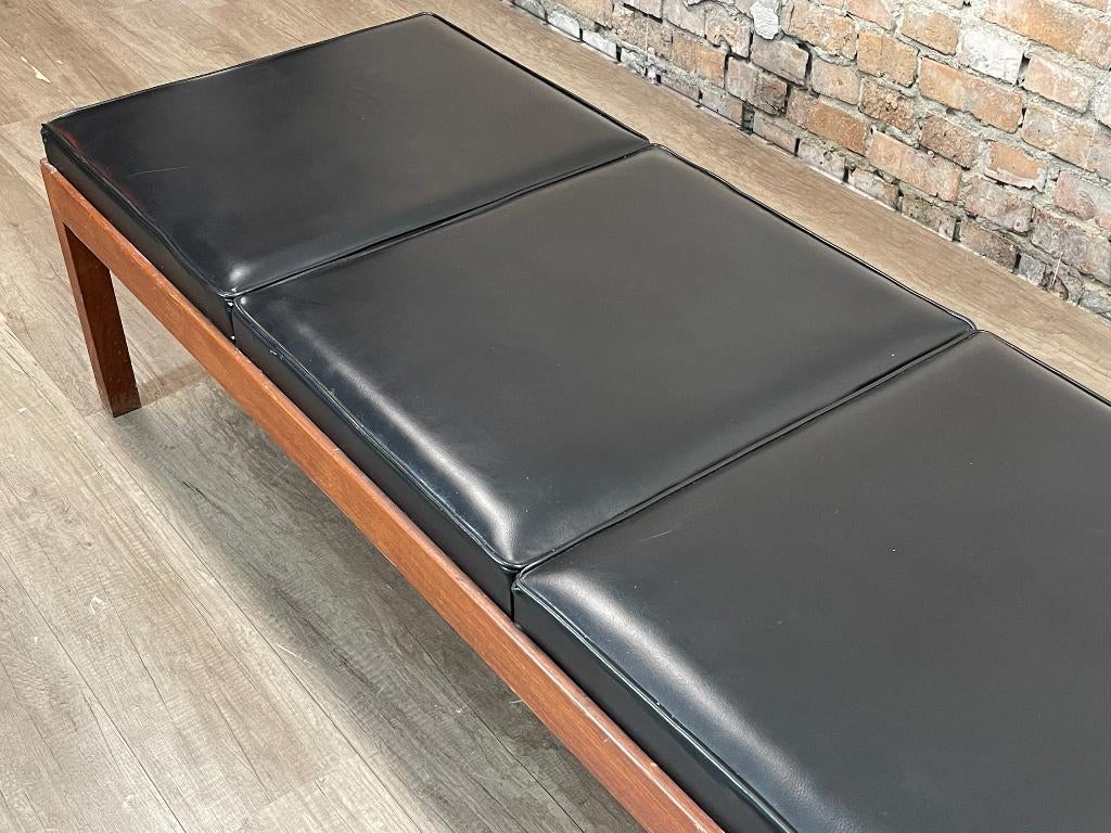 Vintage Bank bij TheReSales, Huis en Inrichting, Banken | Bankstellen, Ophalen, Minder dan 75 cm, Design, 150 tot 200 cm