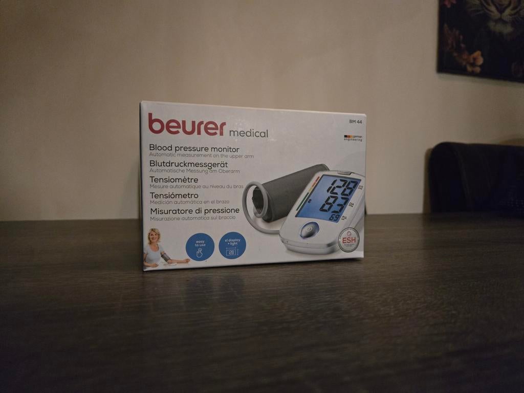 Beurer BM 44 Bovenarm Bloeddrukmeter, Ophalen of Verzenden, Zo goed als nieuw