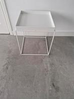 Witte Hay Tray Bijzettafel, Huis en Inrichting, Ophalen, Metaal of Aluminium, Vierkant, Zo goed als nieuw