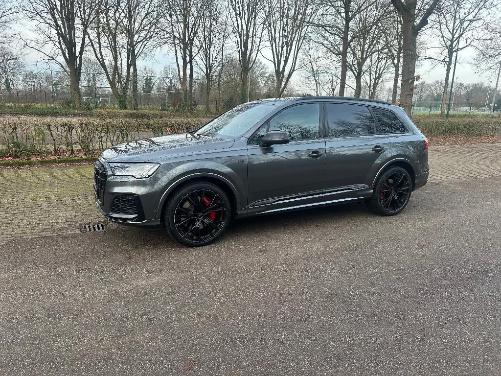 Audi Q7 60 Tfsi e 456pk Quattro Tiptronic 2020 Grijs, Auto's, Audi, Automaat, 8 cilinders, 2995 cc, USB
