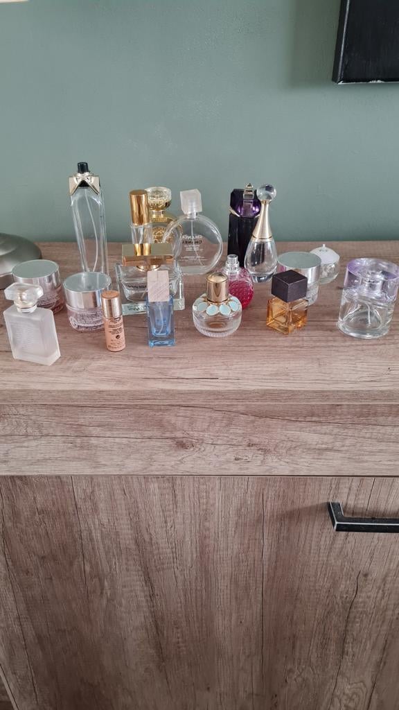 Voor de verzamelaar collectie lege parfumflesjes, Verzamelen, Ophalen of Verzenden, Gebruikt, Parfumfles