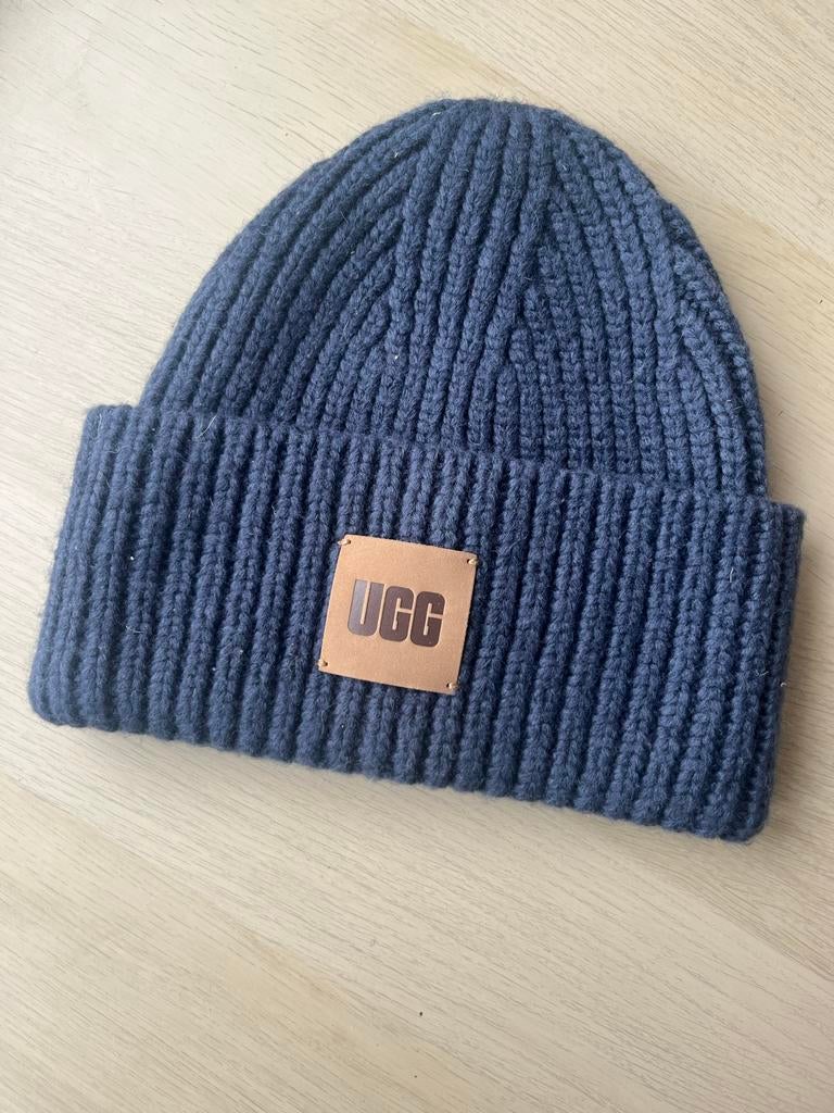 Ugg Muts One Size - Donkerblauw, Ophalen of Verzenden, Zo goed als nieuw, Maat 38/40 (M), Muts