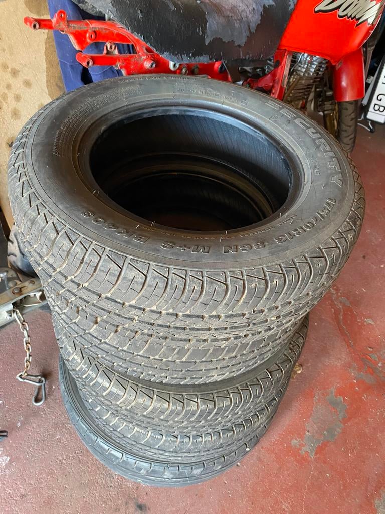 Banden, Ophalen of Verzenden, Zo goed als nieuw