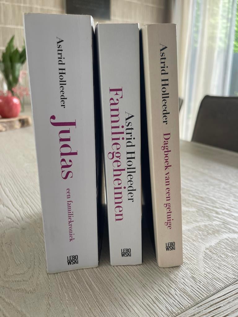 Astrid Holleeder, 3 boeken, Ophalen of Verzenden, Gelezen, Nederland