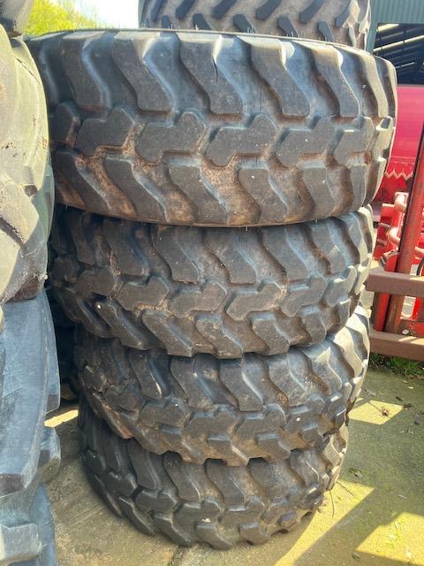 Set banden Mitas 405/70R20, Ophalen