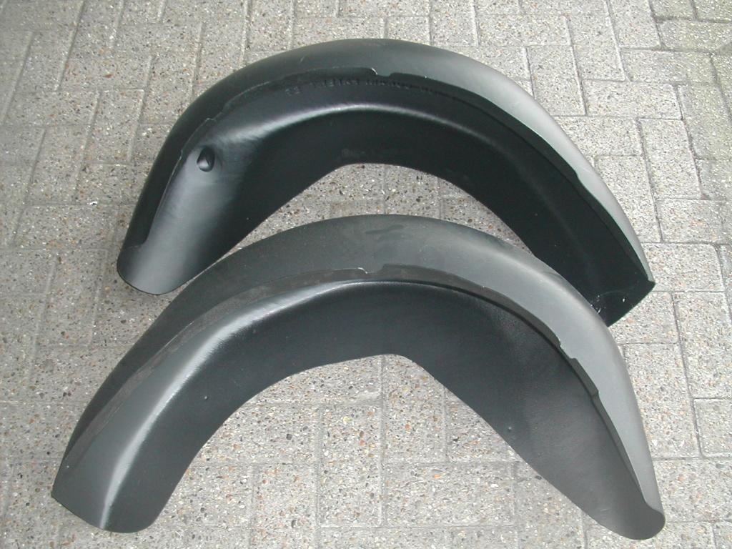 Volvo 140, 164, 240 en 260 achterste binnenschermen. Lokari., Ophalen of Verzenden, Nieuw