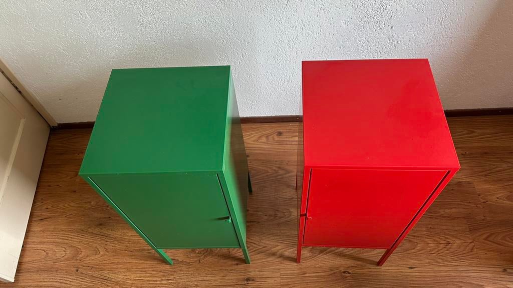 Rode en groene kast - prijs per stuk, Huis en Inrichting, Kasten | Overige, Ophalen, Zo goed als nieuw