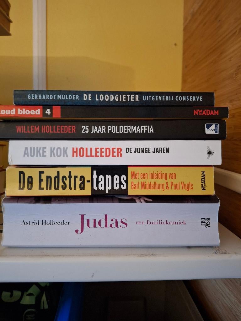 Holleeder, Boeken, Verzenden