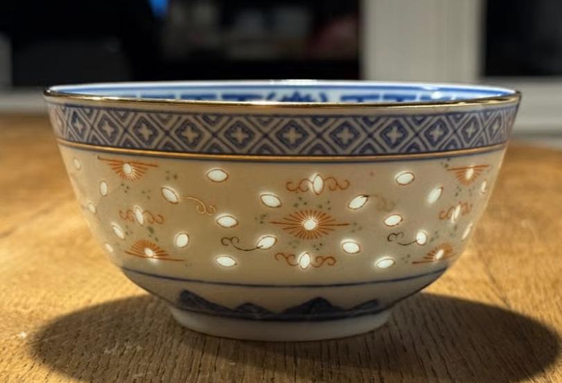 Vintage rijstkommetje van Chinees ‘rijstkorrel’ porselein, Antiek en Kunst, Ophalen of Verzenden