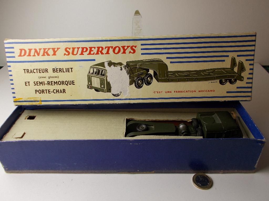 1959 Dinky SuperToys 890 TRACTEUR BERLIET TANK TRANSPORTER.