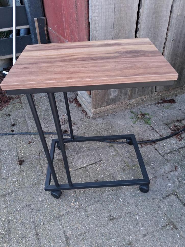 Bedtafeltje banktafeltje op wielen, Huis en Inrichting, Tafels | Bijzettafels, Zo goed als nieuw, Rechthoekig, Minder dan 55 cm