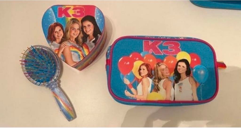 K3 spullen: borstel, etui, juwelendoosje en sleutelhangers, Ophalen of Verzenden, Overige figuren, Zo goed als nieuw, Gebruiksvoorwerp