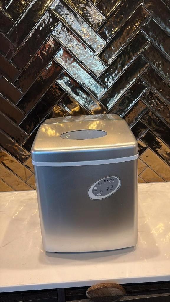 Ijsblokjes machine, Witgoed en Apparatuur, IJsmachines, Zo goed als nieuw, Zelfvriezend, Ophalen