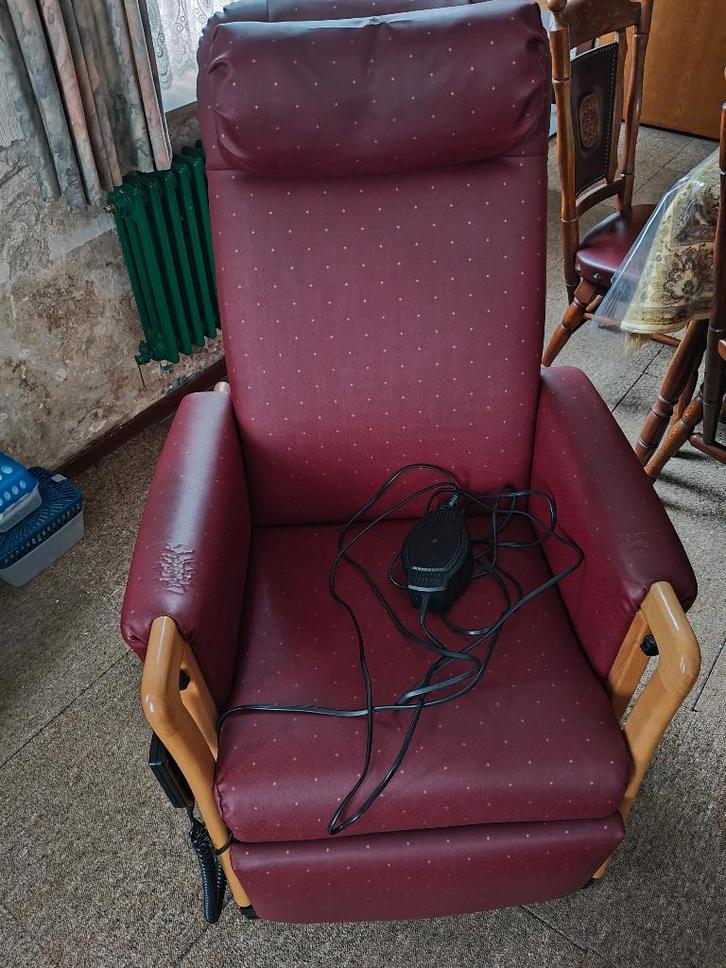 Sta op stoel, Huis en Inrichting, Fauteuils, Zo goed als nieuw, Kunststof, Leer, 50 tot 75 cm, 75 tot 100 cm, Ophalen