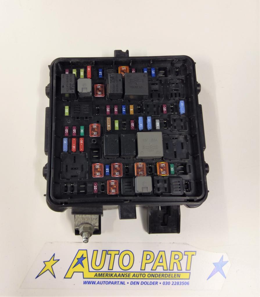 Cadillac ATS zekeringkast 2013-2015, Gebruikt, Info@gm.com, Ophalen of Verzenden, P.O. BOX 33170 Detroit, MI 48232-5170