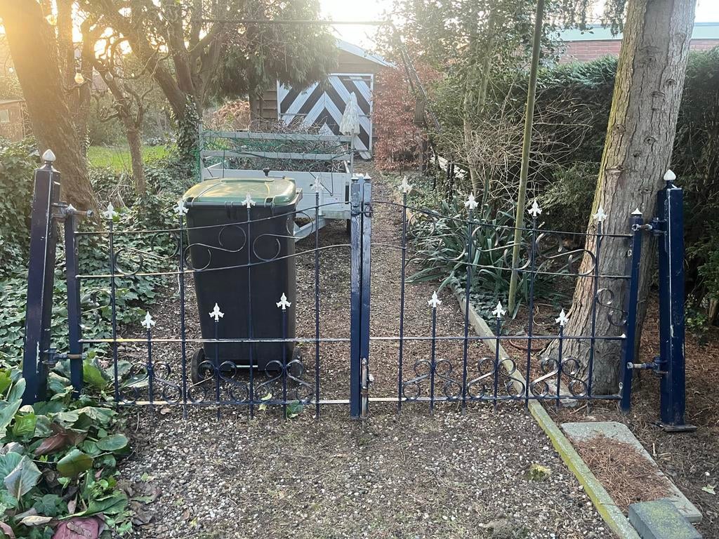 Massieve handgemaakte smeedijzeren poort uit de jaren 30, Ophalen, Met poort, Gebruikt, Sierhekwerk