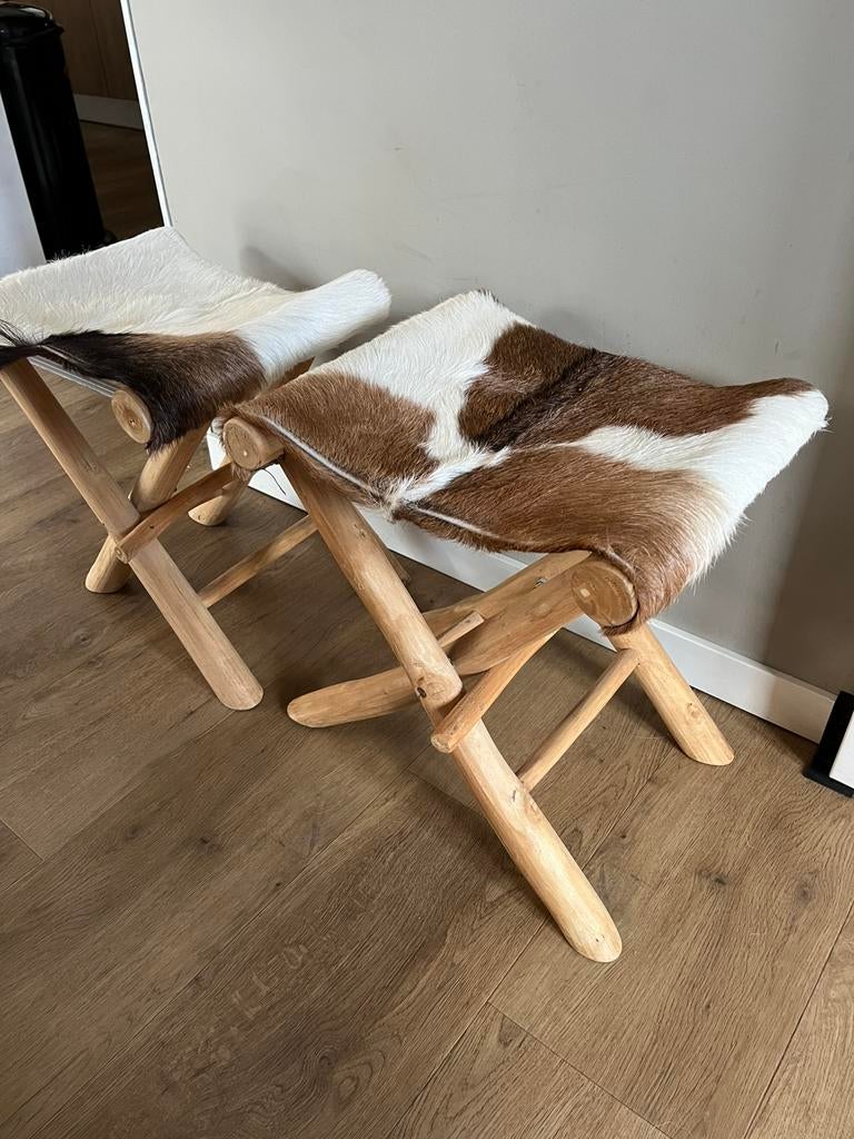 Set van 2 krukjes geitenhaar., Ophalen of Verzenden, Zo goed als nieuw, Hout