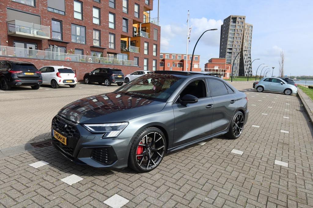 Audi A3 S3 2.0 Tfsi 310pk S Tronic Quattro 2021 Grijs, Auto's, 4 cilinders, 1984 cc, 310 pk, Vierwielaandrijving