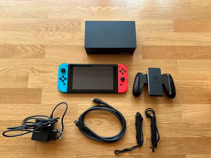 Nintendo Switch,  verschillende games (Pokemon) en opbergtas, Spelcomputers en Games, Spelcomputers | Nintendo Switch, Nieuw, Switch Original