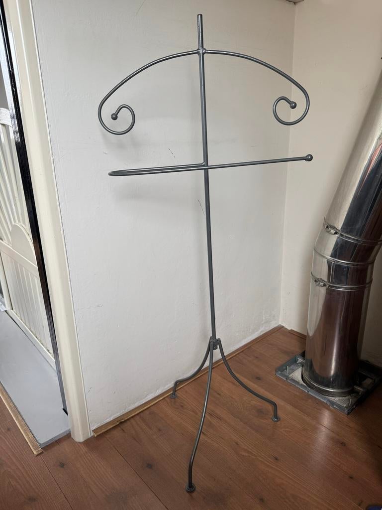 Kleed knaapje ophang kleren, Ophalen, Gebruikt, Nvt, Nvt