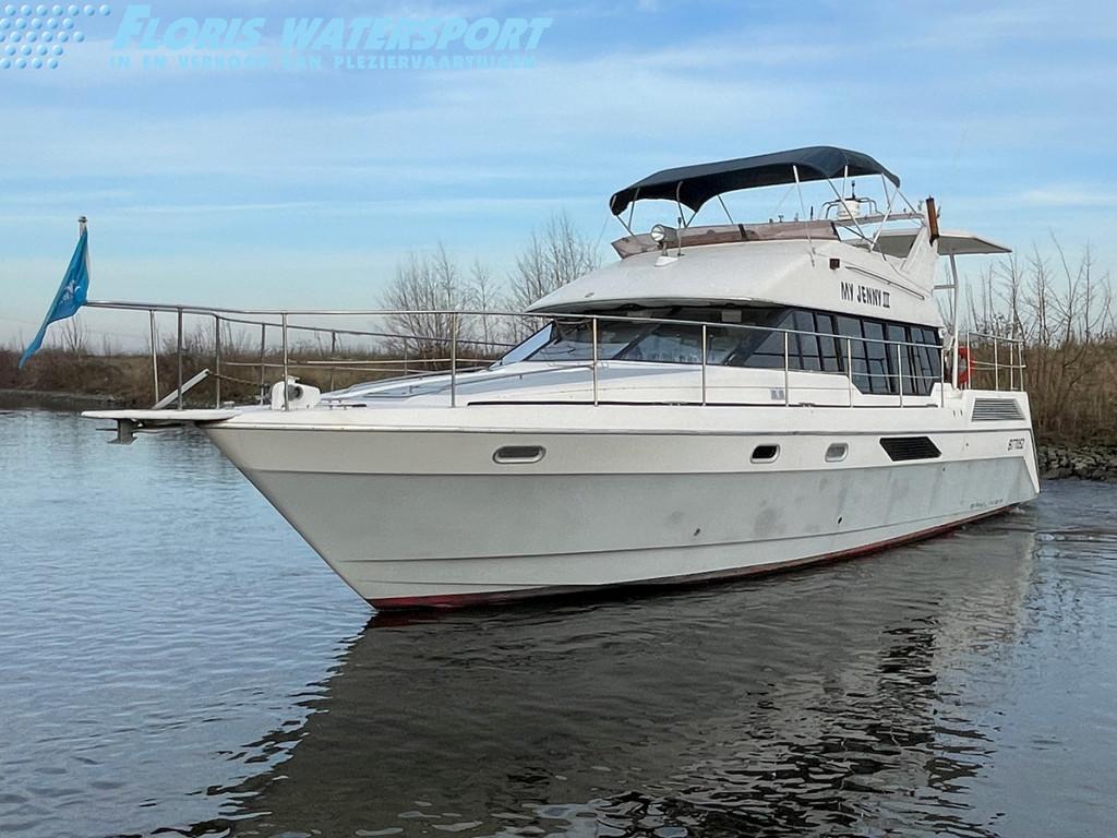 Bayliner 4387 (bj 1991), Watersport en Boten, Speedboten, Gebruikt, Overige brandstoffen, 6 meter of meer, 200 pk of meer