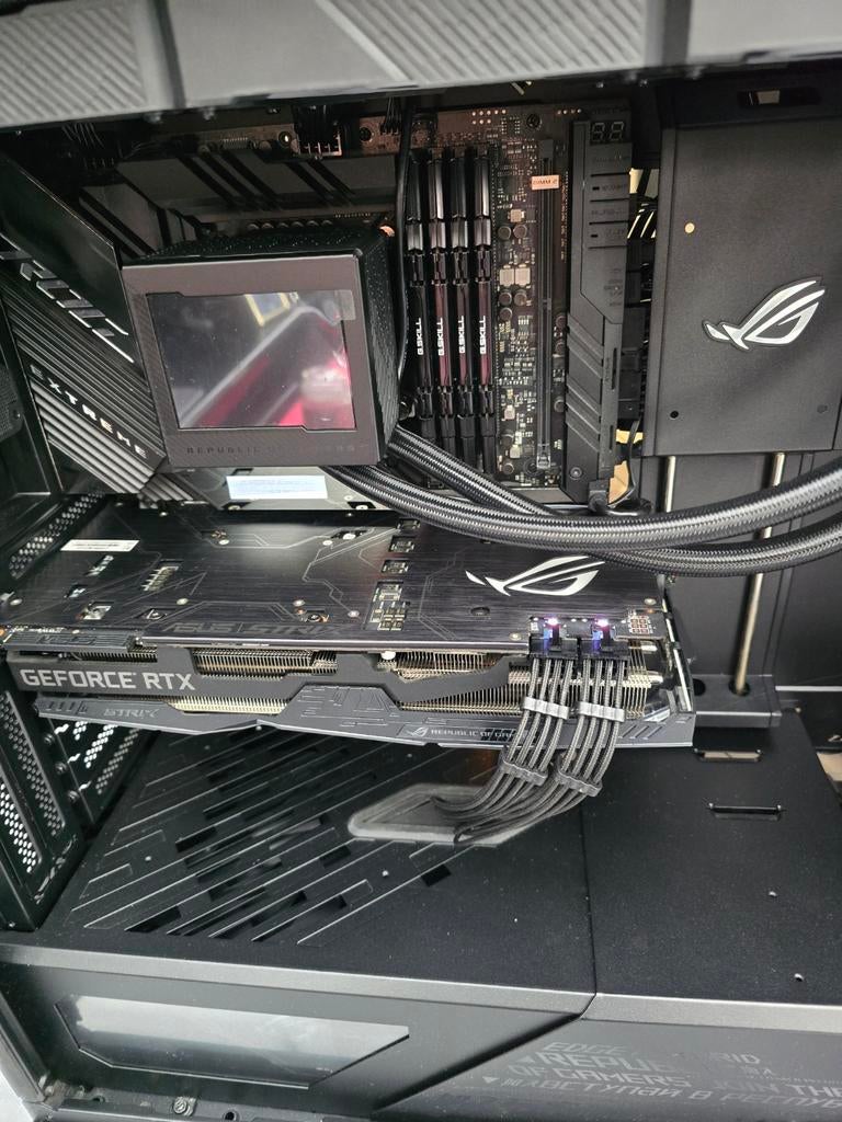 Game pc voll Asus Rog i9 11900k 32GB, Ophalen, Zo goed als nieuw, 4 Ghz of meer, SSD