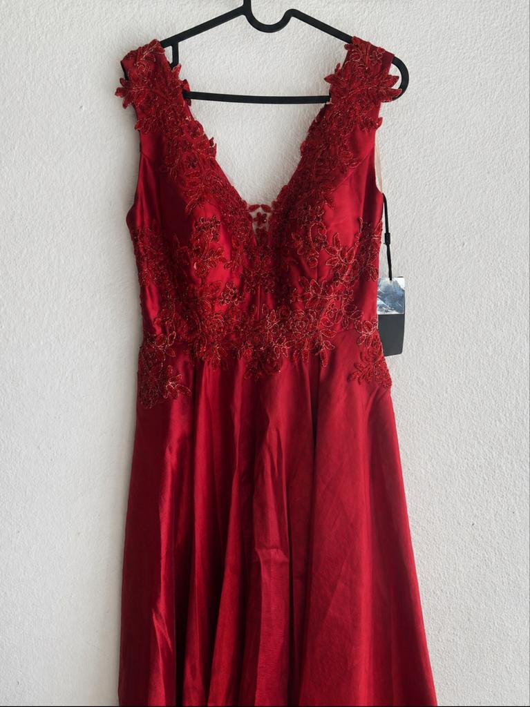 Rode avondjurk, Kleding | Dames, Jurken, Nieuw, Ophalen of Verzenden, Maat 36 (S), Rood