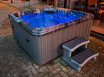 Zeer mooie jacuzzi nog geen 3 jaar oud, Tuin en Terras, Bubbelbaden en Hottubs, Ophalen, Zo goed als nieuw, Inbouw, Trap