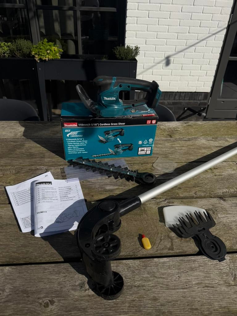 Makita DUM111ZX 18 V inclusief verlengsteel, Ophalen, Gebruikt, 10 tot 30 cm, Accu