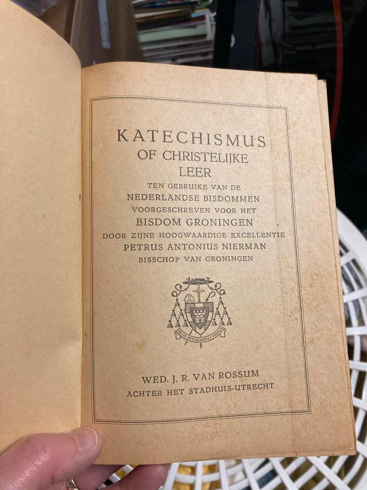 Katechismus of Christelijke Leer - Bisschop Groningen, Boeken, Godsdienst en Theologie, Gelezen, Christendom | Katholiek, Ophalen of Verzenden