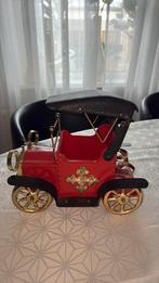 Muziekdoos auto rood vintage Decanter auto, Ophalen of Verzenden
