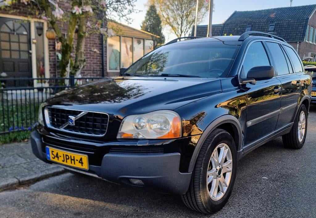 Volvo XC90 D5 185pk Zwart SUMMUM - open dak - BLIS trekhaak, Auto's, Volvo, 2033 kg, 241 €/maand, 7 stoelen, Zwart